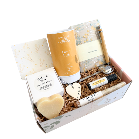 3_b387c171-8472-4fSending Sunshine Sympathy Gift Box | Grief Gifts Australiaef-8d0c-ff0e2c5fdd56